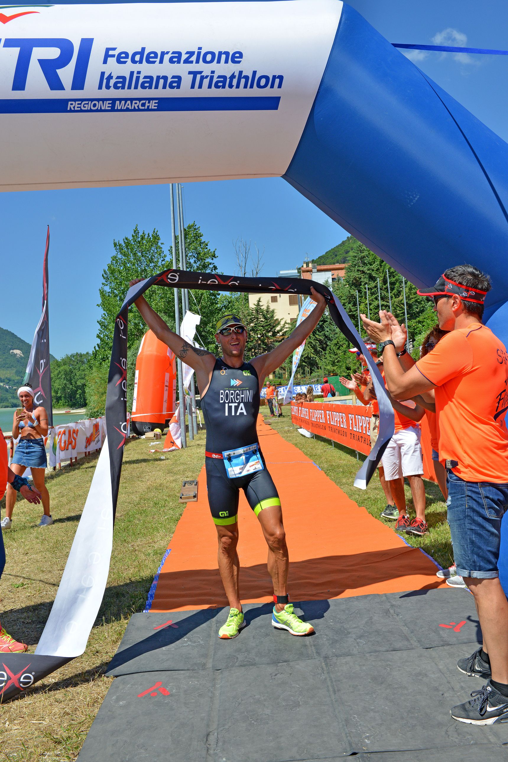 1411B2EE BB97 462B BE25 DCB926C10CB3