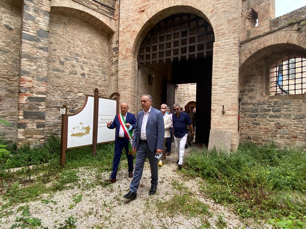 ingresso al castello di caldarola