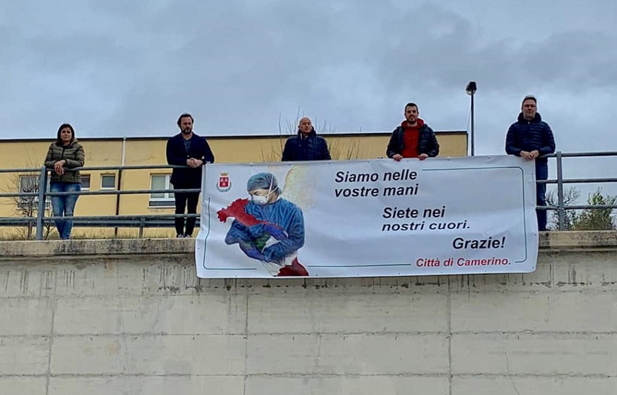 Striscione e amministrazione