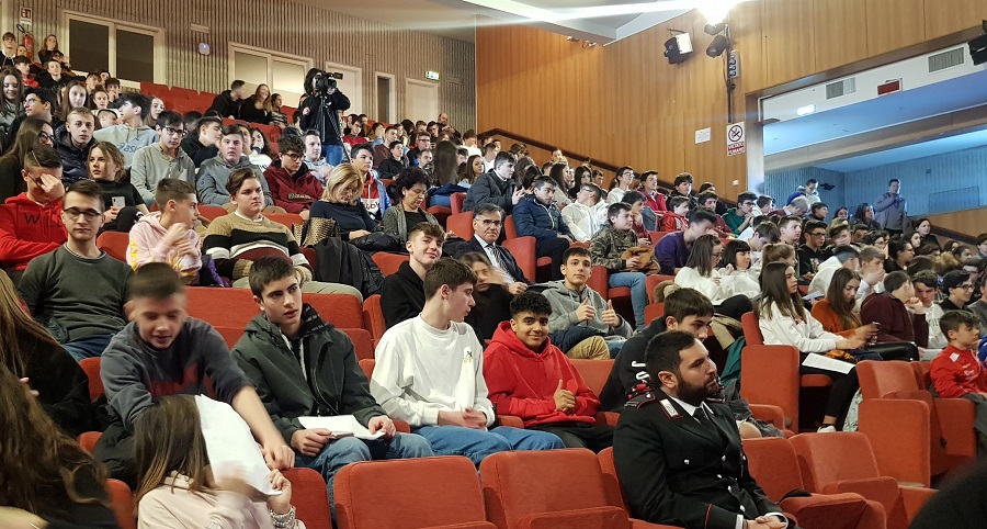 Ugo Maria fantini con gli studenti