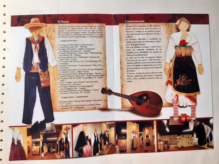 foto museo scritto chitarra