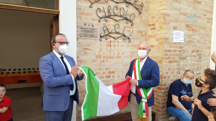 pasquie giuseppetti scoprono la targa