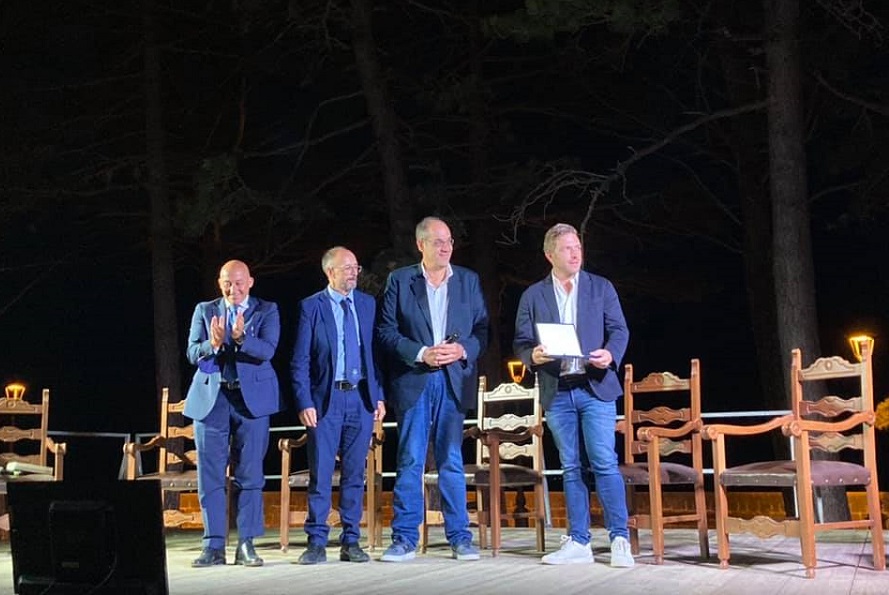 Alex Armillotta ritira il Premio maria Grazia Capulli 1