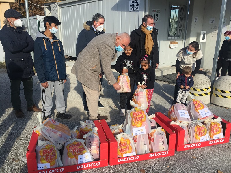 ROTARY PACCHI NATALIZI 2021 12 23 12 46 IMG 0619