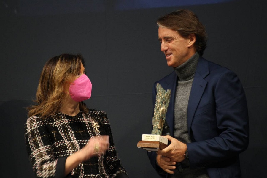 photo5881896345835517644