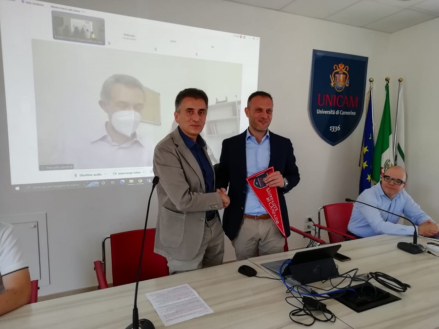 gagliardetto a Lucarelli