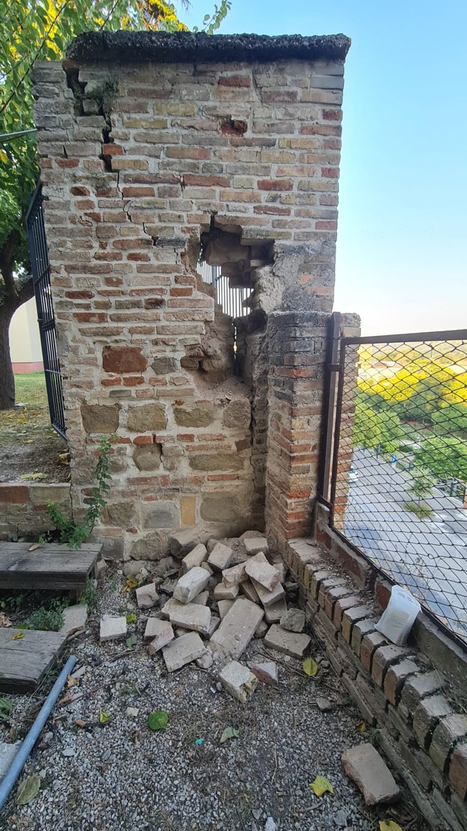 atto vandalico muro s nicola 2
