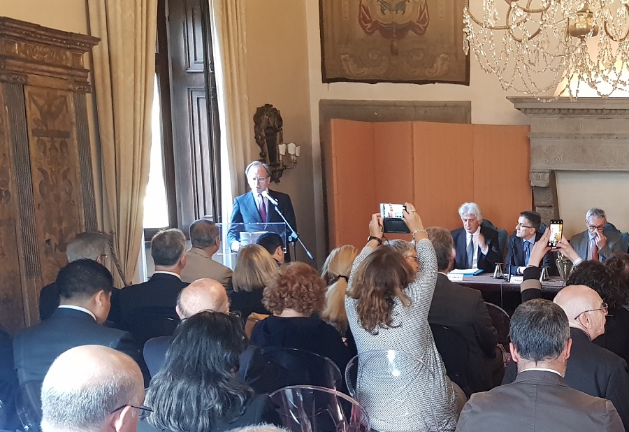 Lintervento dapertura dell Ambasciatore Pietro Sebastianiettinari