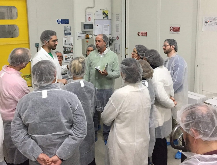 Lorenzo Maccari spiega le fasi di lavorazione del prodottoPasta di Camerino