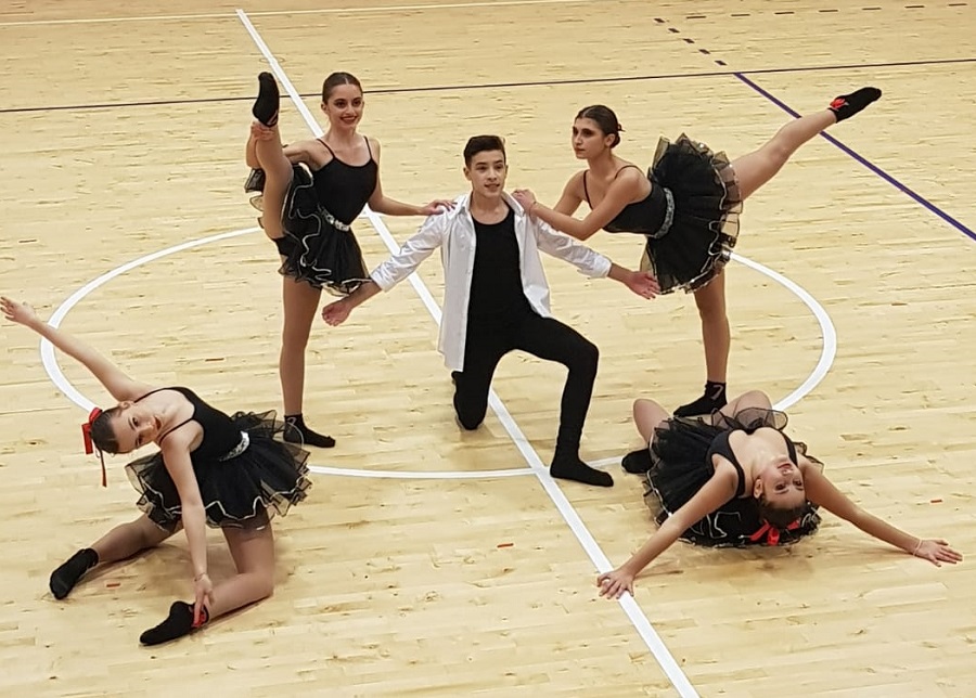 Polo Natale ritmica gruppo AAA