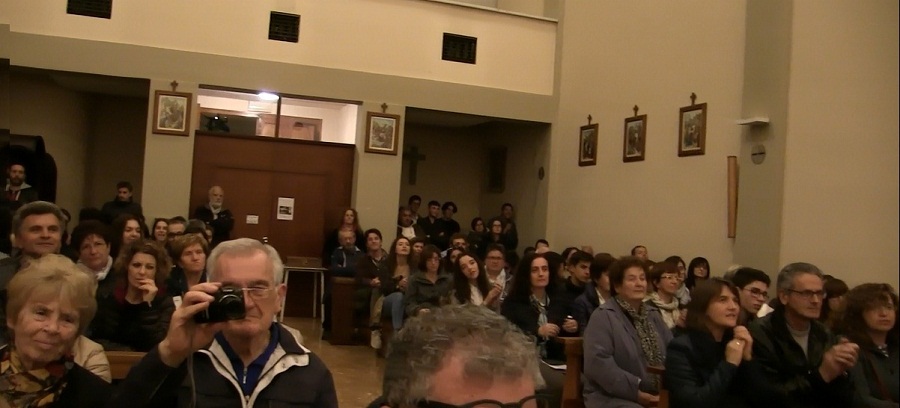RAGAZZI BULGARNO CHIESA GREMITA