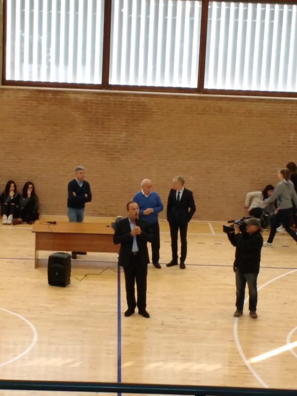 confernza licei 600x800