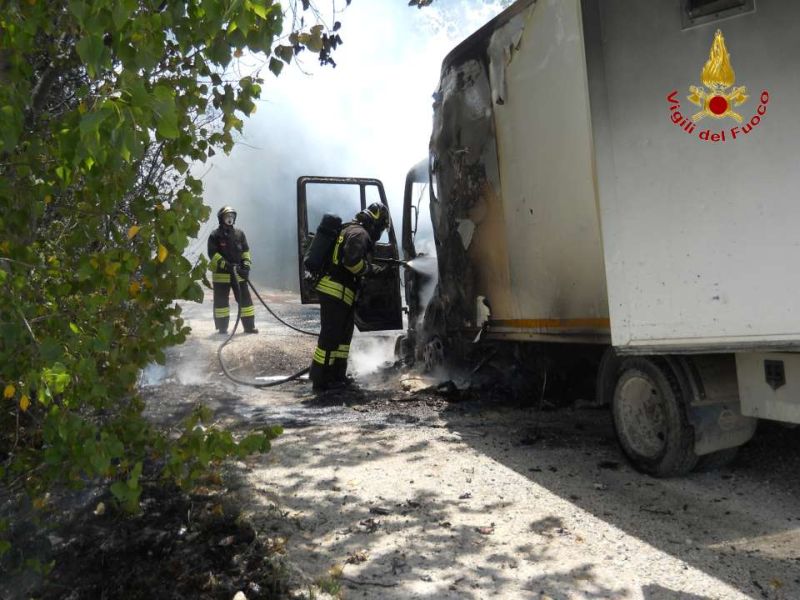 furgonefiamme2