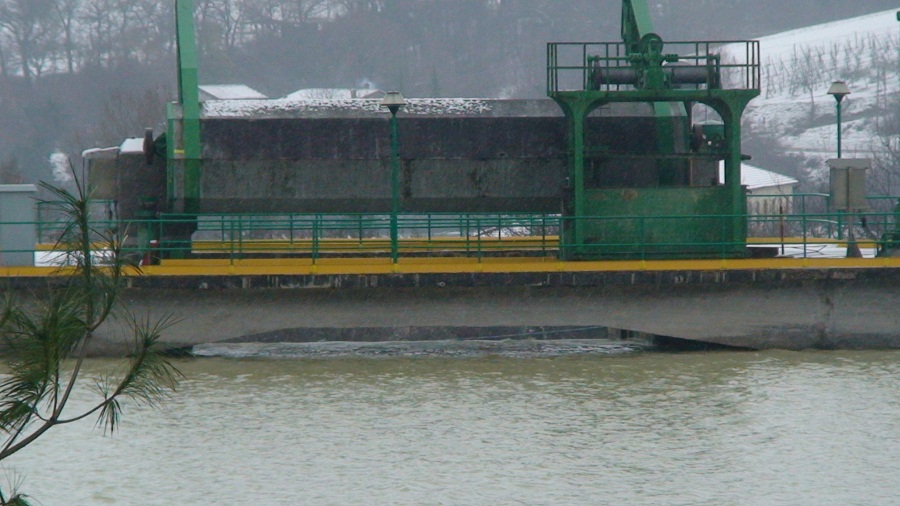 lago caccamo diga piccola