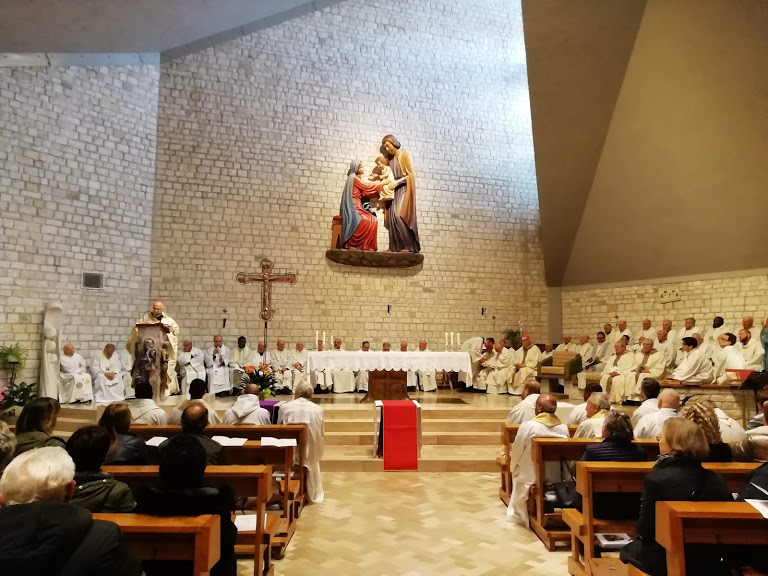 messa crismale chiesa e vescovo