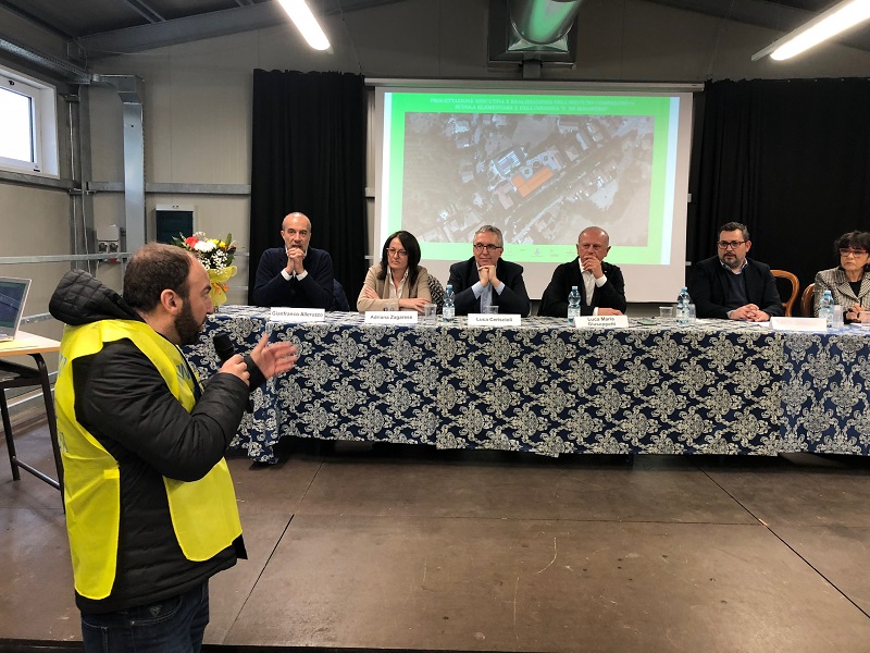 rappresentante protesta