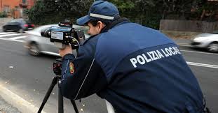 telecamere controllo auto camerino