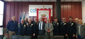 Campioni italiani per la terza volta. Pasqui si congratula con il team del rulletto "RM Service"