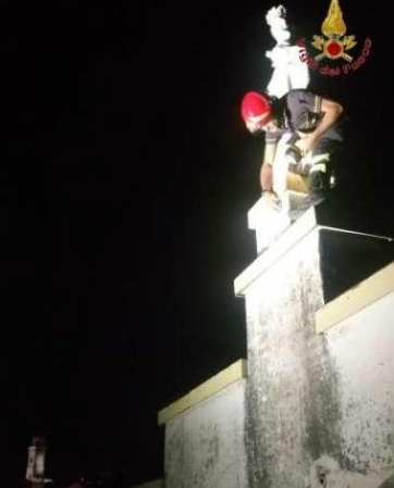 Macerata, messa in sicurezza la statua della Madonna al Don Bosco