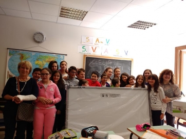 Camerino-  Una Lim per l'Istituto Betti. La consegna da parte dell' Inner Wheel Club