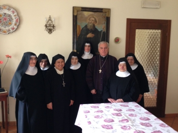 L'arcivescovo Brugnaro visita le monache Benedettine accolte ad Assisi