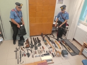 Ha in casa un vero arsenale, arrestato 38enne a Sefro