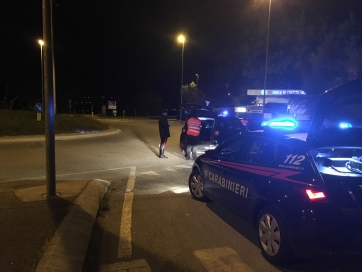 Guida con patente falsa: denunciato un Pakistano