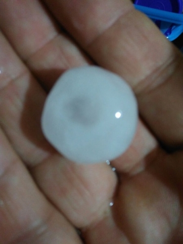 Temporali, fulmini e grandine fanno abbassare le temperature e distruggono le colture