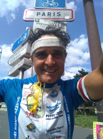 Da Loro Piceno a Parigi in bicicletta. L'impresa di Peppe Cotto, il macellaio con le Marche nel cuore