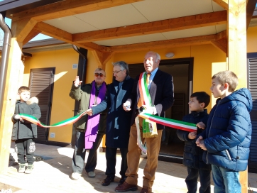 Muccia- Consegnate 14 casette  nella frazione di Massaprofoglio