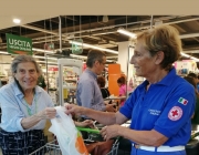 Coletta alimentare Croce rossa, raccolti 411 chili di prodotti di prima necessit&agrave;