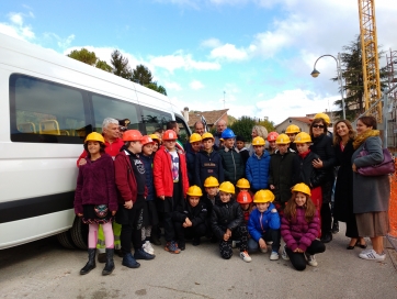 Da Dhl Express Italia  uno scuolabus per i bambini di Pieve Torina