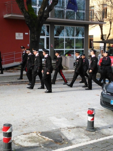 Terremoto-il Generale Del Sette a Caldarola visita la caserma e la cittadina