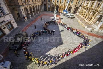 Un cuore per Camerino. Perfettamente riuscito " In 200 uniti per non mollare"