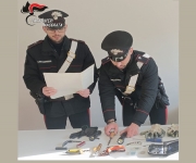 Tra le case inagibili con arnesi da scasso, tre denunciati