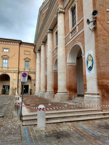 Camerino, divieto di entrare in zona rossa ancora per 12 ore