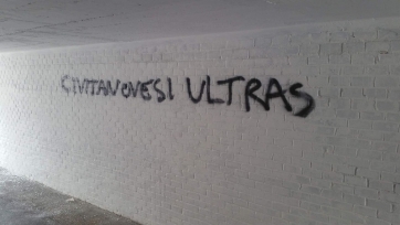 Civitanova, vandali imbrattano il sottopasso del Castellaro appena ristrutturato