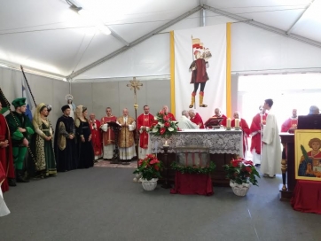 Festa del Patrono di Camerino. Sotto una tenda l'omaggio alle reliquie di San Venanzio