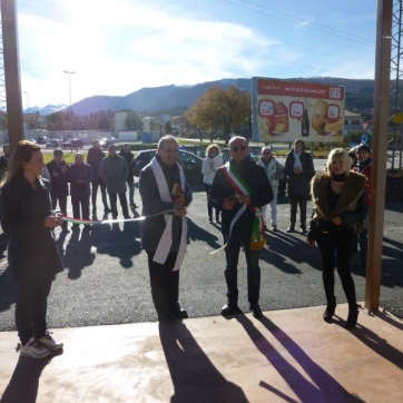 Caldarola, inaugurato il nuovo centro commerciale
