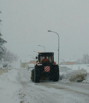 100 mezzi in campo per lo sgombero neve di 10 frazioni. Monitoraggio costante del Nera e altri fiumi