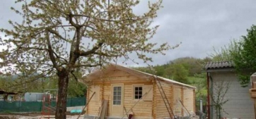 Questione case fai da te. Pasqui con i  cittadini per chiedere intervento risolutivo