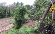 Maltempo, frane smottamenti e alberi caduti. Sotto monitoraggio il livello dei fiumi