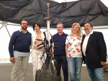 La spada della rinascita. Donata da Pasta di Camerino &egrave; opera di Gianpiero Carradori