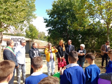 Camerino- Taglio del nastro per il Parco Giochi Solidale di Vallicelle. "L'agente Catarella "fa festa con i bambini