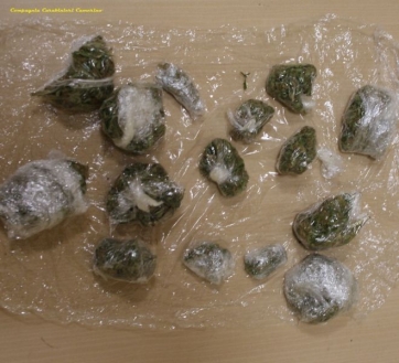 Droga nelle scarpe e nel cappello, nei guai due giovani di Serravalle e Matelica