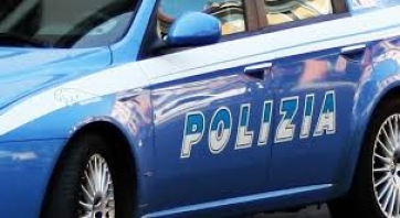 Macerata- Ubriaco ,minaccia i passanti brandendo una bottiglia in corso Cavour. Fermato dai poliziotti