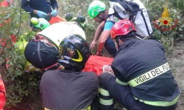 San Ginesio: precipita con il parapendio, 48enne recuperato dai vigili del fuoco