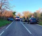 Schianto all'incrocio, due donne restano ferite