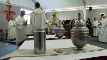 Brugnaro: "Una Pasqua di Risurrezione in tenda"