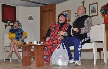 "Taglie forti", lo spettacolo della compagnia teatrale "Terra dei Fioretti"